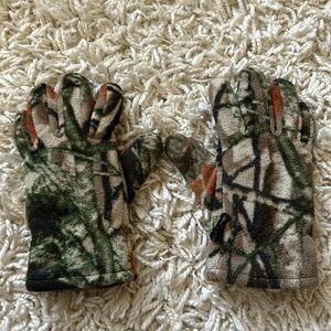 Outfitters Ridge Winter Youth Gloves Size Medium